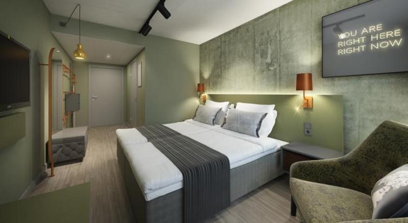 جناح جونيور, Saratz Pontresina