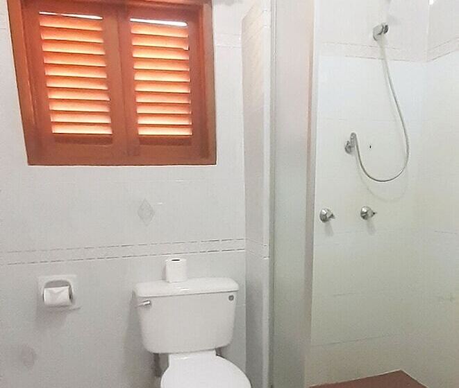 آپارتمان 1 خوابه, The Islander