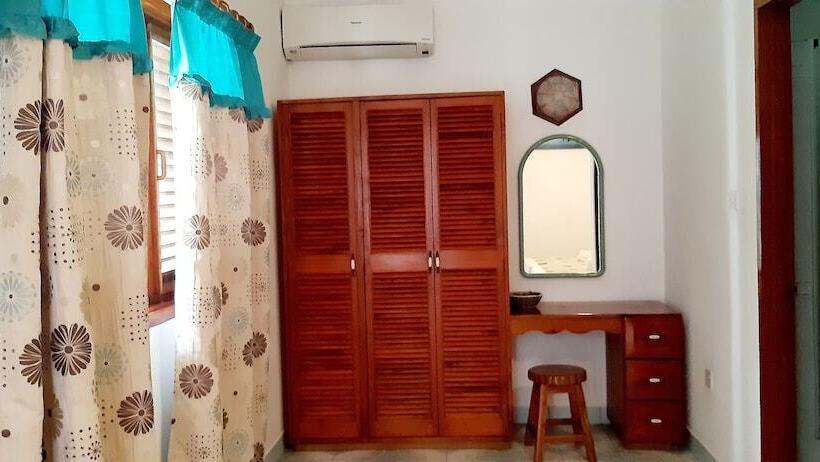 آپارتمان 1 خوابه, The Islander