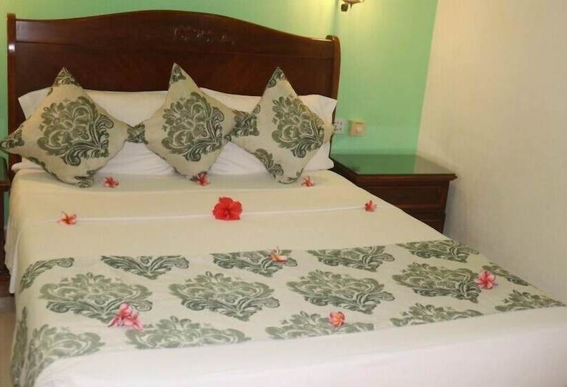 آپارتمان 1 خوابه, The Islander