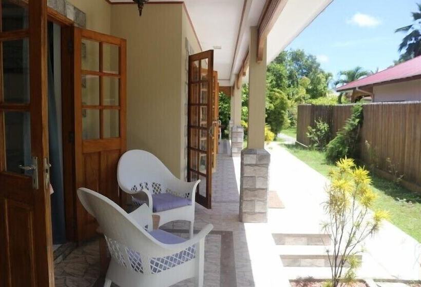 ویلای 2 خوابه, The Islander