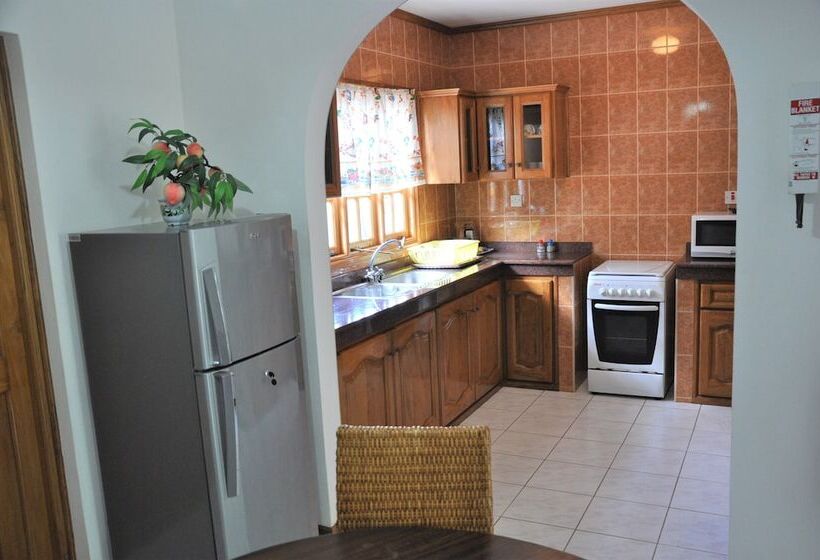 ویلای 2 خوابه, The Islander