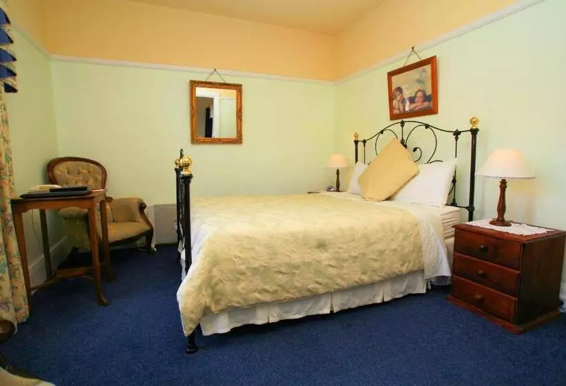 اتاق استاندارد, The Lodge On Elizabeth Boutique