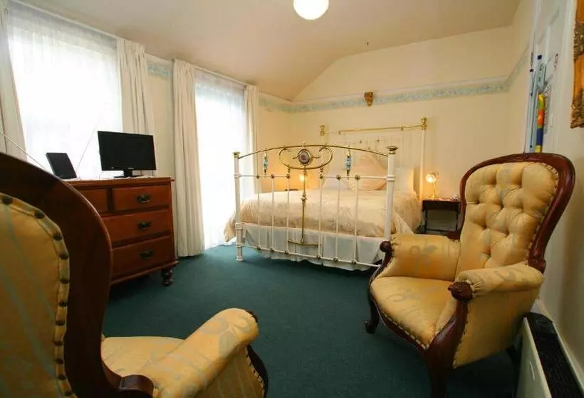 اتاق استاندارد, The Lodge On Elizabeth Boutique