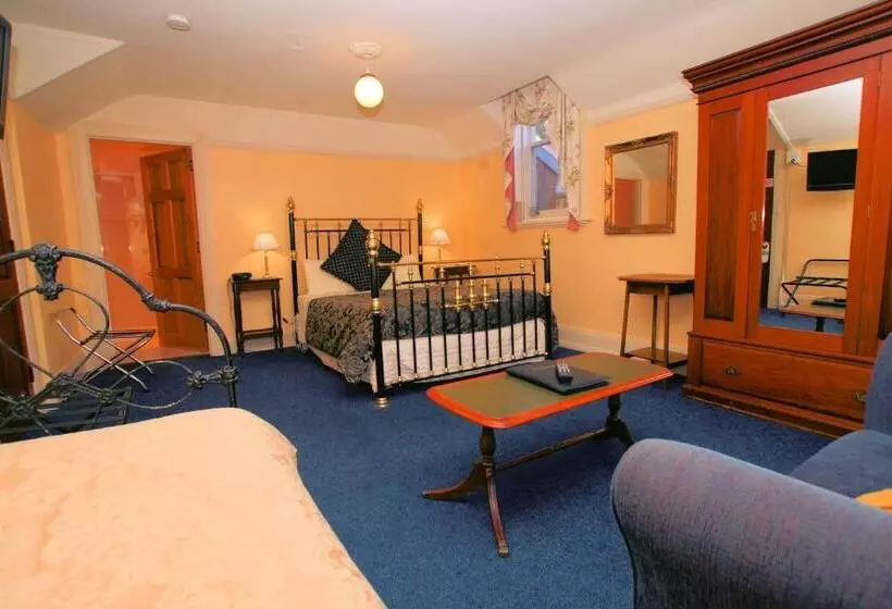 اتاق استاندارد با وان آب گرم, The Lodge On Elizabeth Boutique