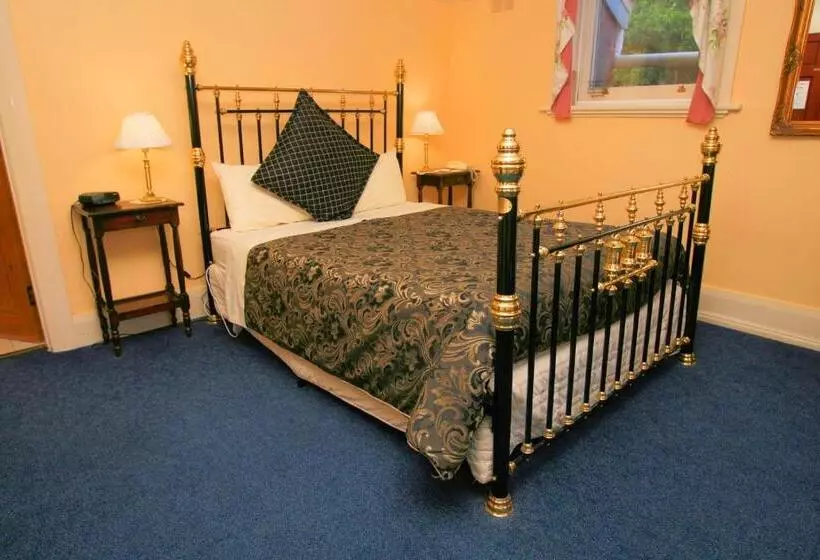 اتاق استاندارد با وان آب گرم, The Lodge On Elizabeth Boutique