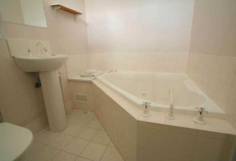 バスタブ付きスーペリアールーム, The Lodge On Elizabeth Boutique