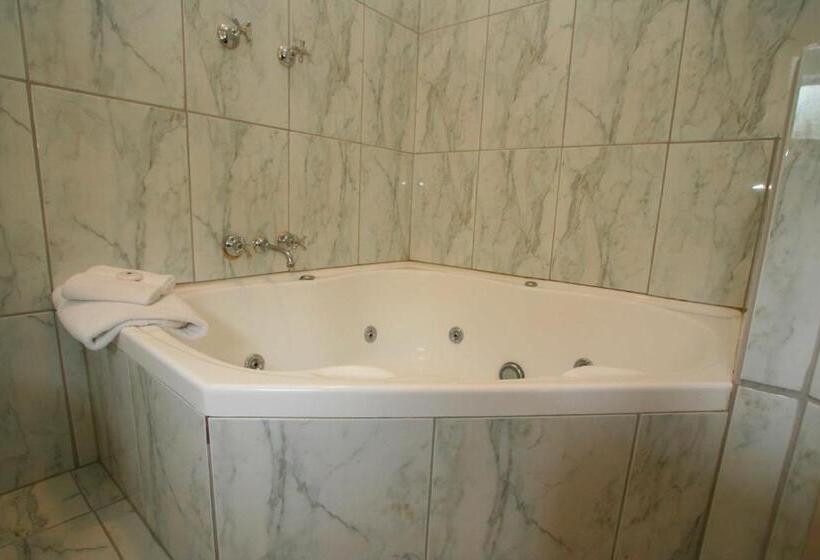 バスタブ付きスーペリアールーム, The Lodge On Elizabeth Boutique