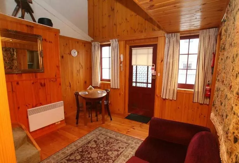خانه 1 خوابه, The Lodge On Elizabeth Boutique