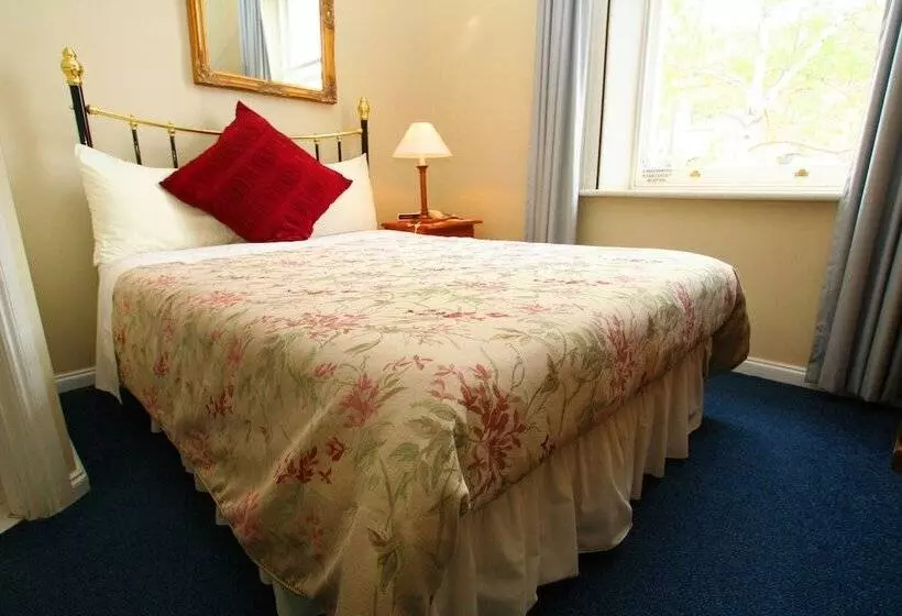 اتاق سوپریور با وان آب گرم, The Lodge On Elizabeth Boutique
