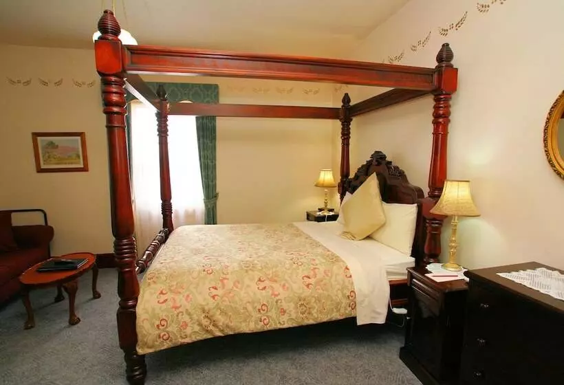 اتاق سوپریور با وان آب گرم, The Lodge On Elizabeth Boutique