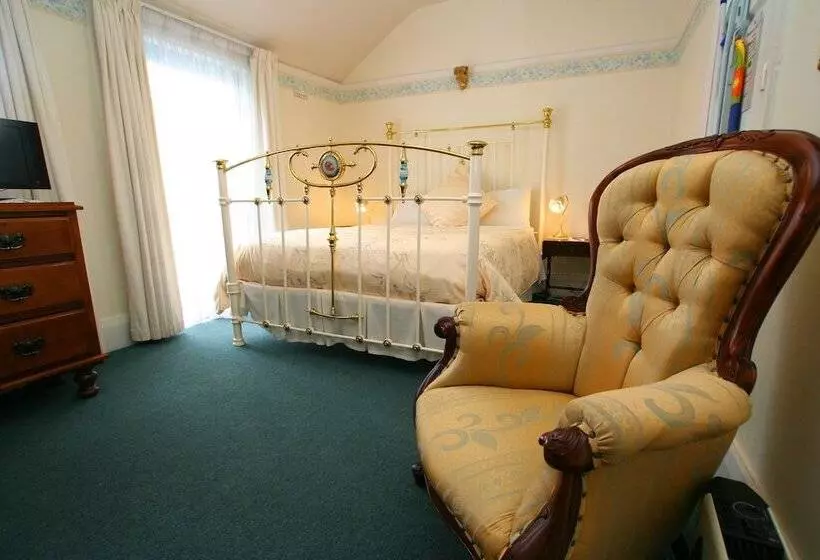 اتاق استاندارد, The Lodge On Elizabeth Boutique
