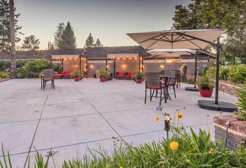 キングサイズベッドのスタンダードルーム, The Palo Alto Inn