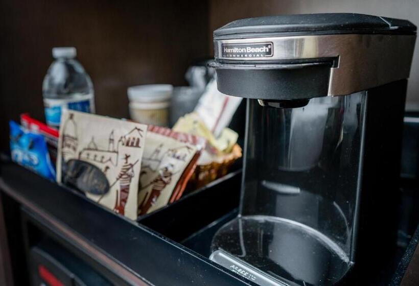 标准间, The Palo Alto Inn