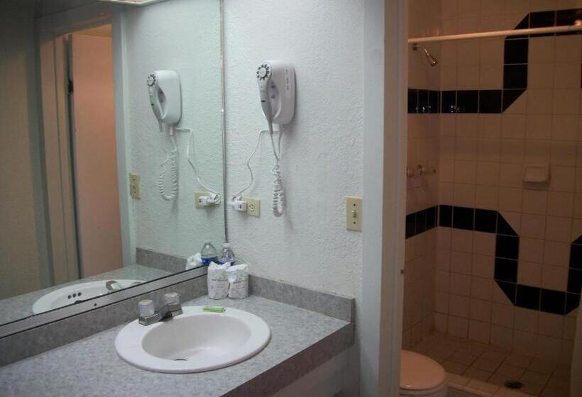 带2个双人床的标准工作室, Villa Fontana Inn