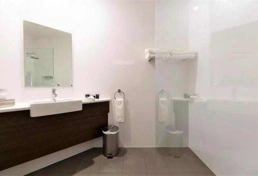 اتاق سوپریور, Young Federation Motor Inn And Services Club