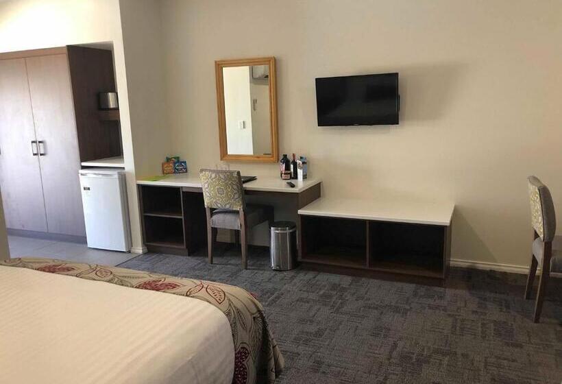 スーペリアールーム, Young Federation Motor Inn And Services Club