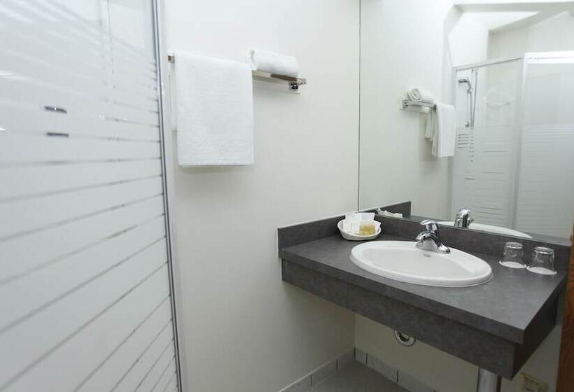 اتاق اکونومی, Airport Hotel Mara