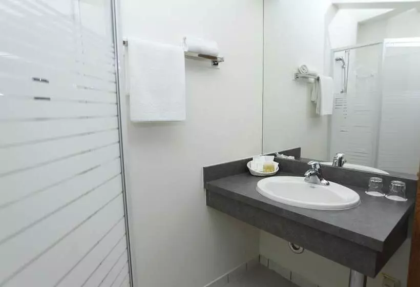 اتاق اکونومی, Airport Hotel Mara