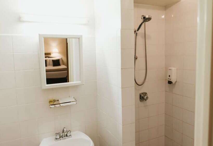 اتاق اکونومی, Airport Hotel Mara