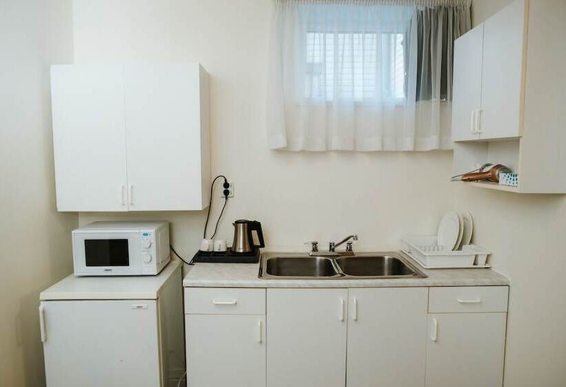 اتاق اکونومی, Airport Hotel Mara