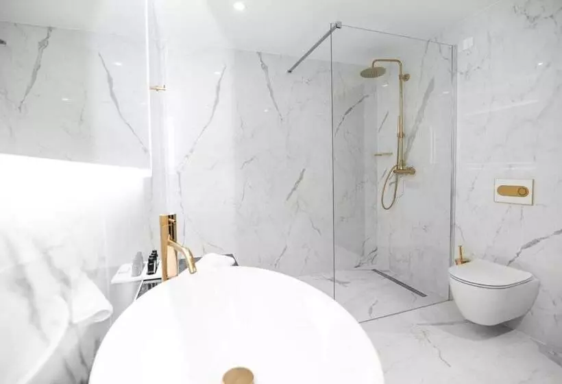 سوییت, Elegans Hotel Brdo