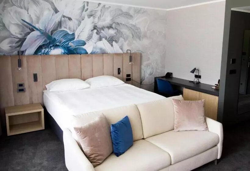 سوییت, Elegans Hotel Brdo