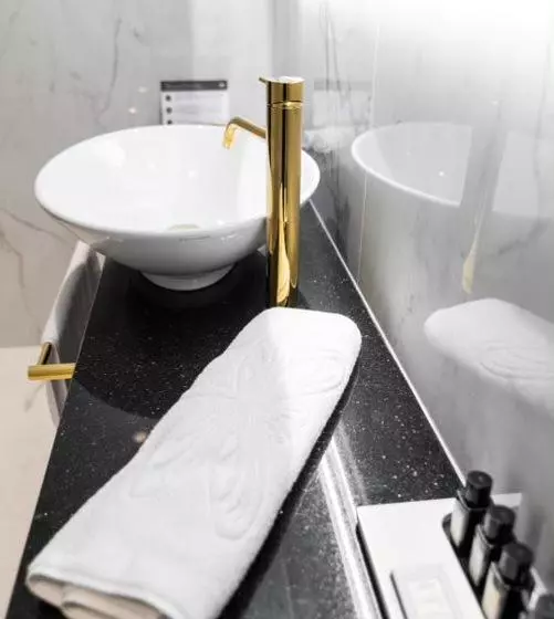 سوییت جونیور, Elegans Hotel Brdo