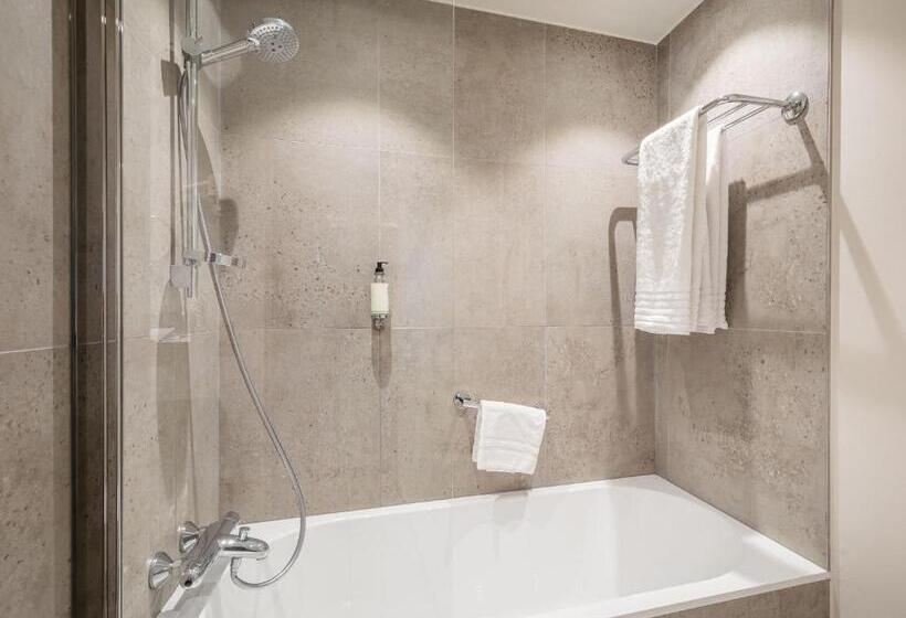 컴포트 룸, Chamade