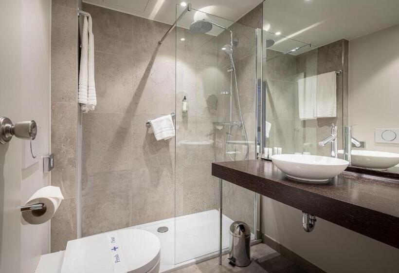 컴포트 룸, Chamade