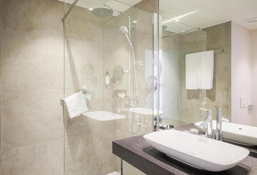 컴포트 룸, Chamade