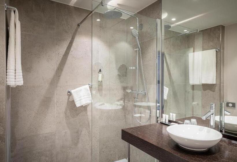 컴포트 룸, Chamade