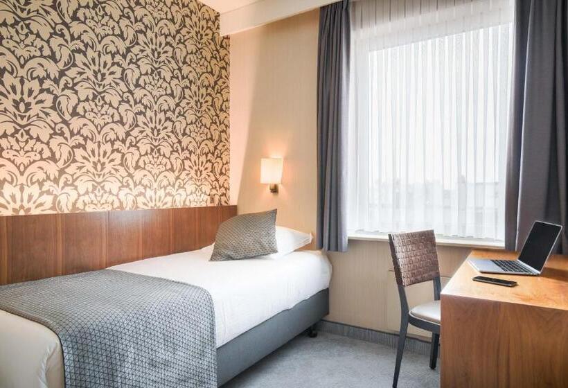 컴포트 싱글 룸, Chamade