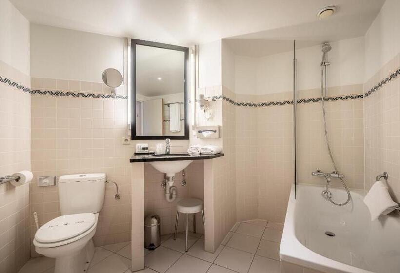 스탠다드 룸, Chamade