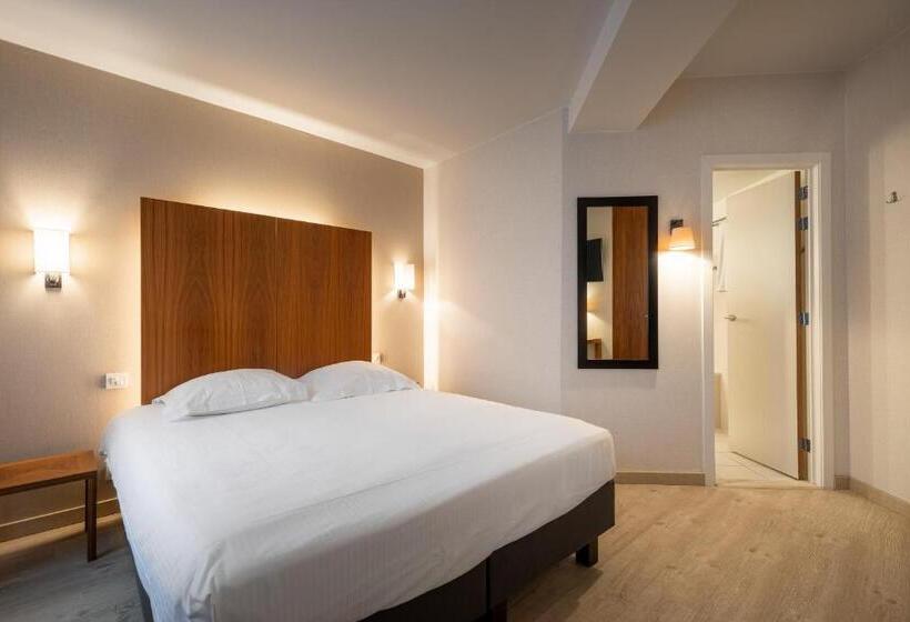 스탠다드 룸, Chamade