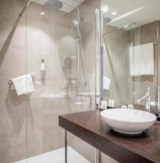 컴포트 룸, Chamade