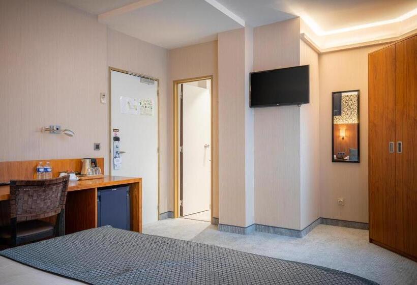 컴포트 룸, Chamade