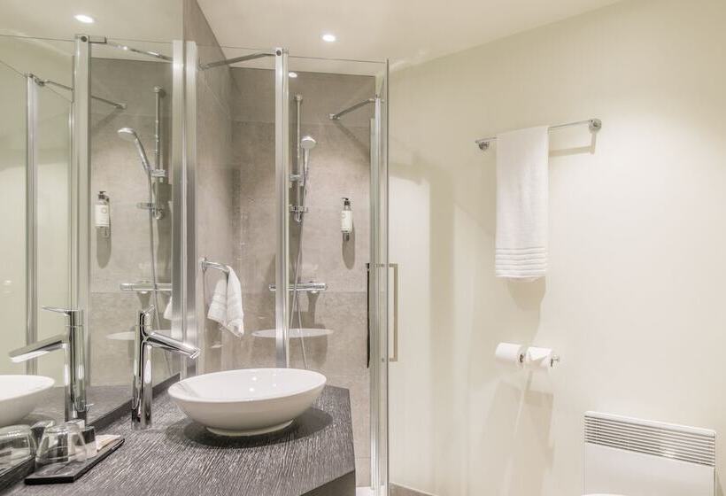 컴포트 싱글 룸, Chamade