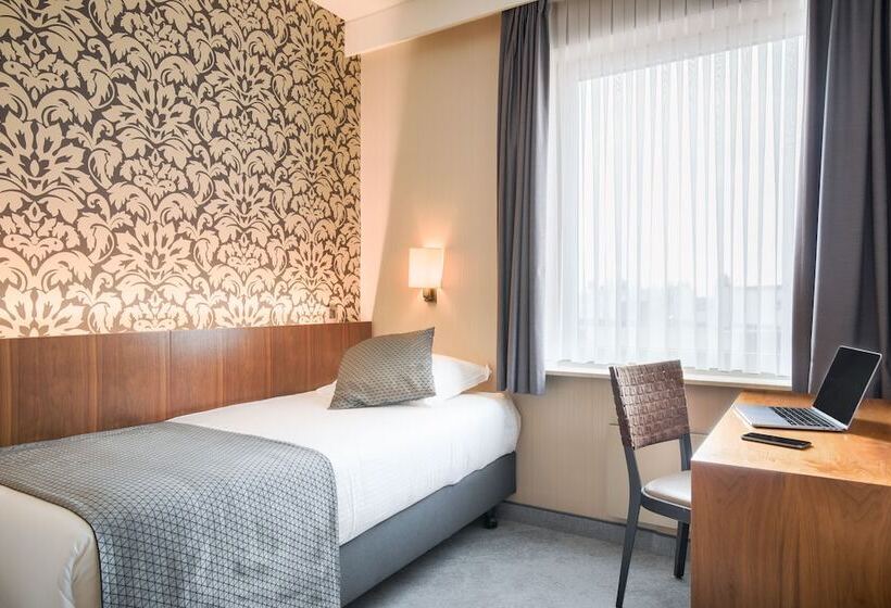 컴포트 싱글 룸, Chamade