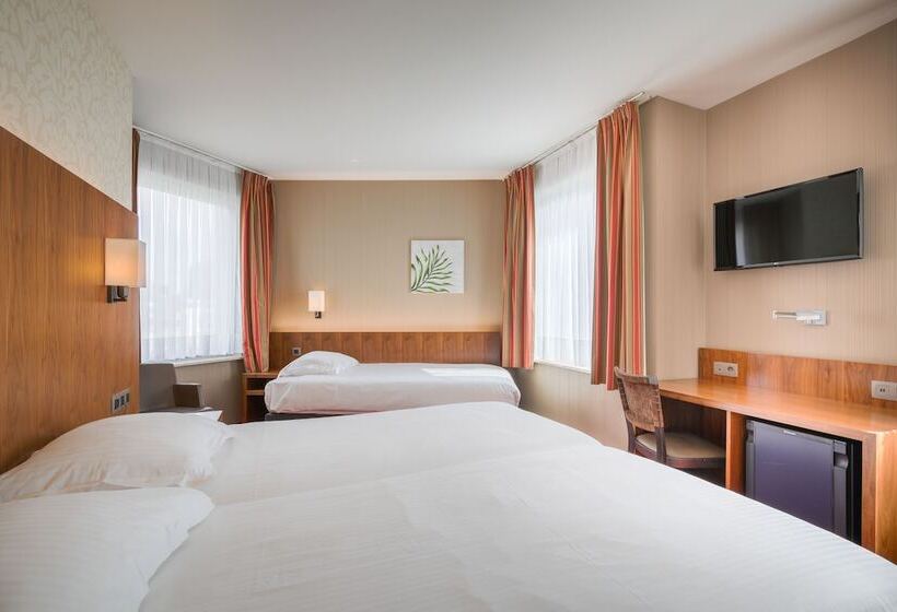 컴포트 트리플 룸, Chamade