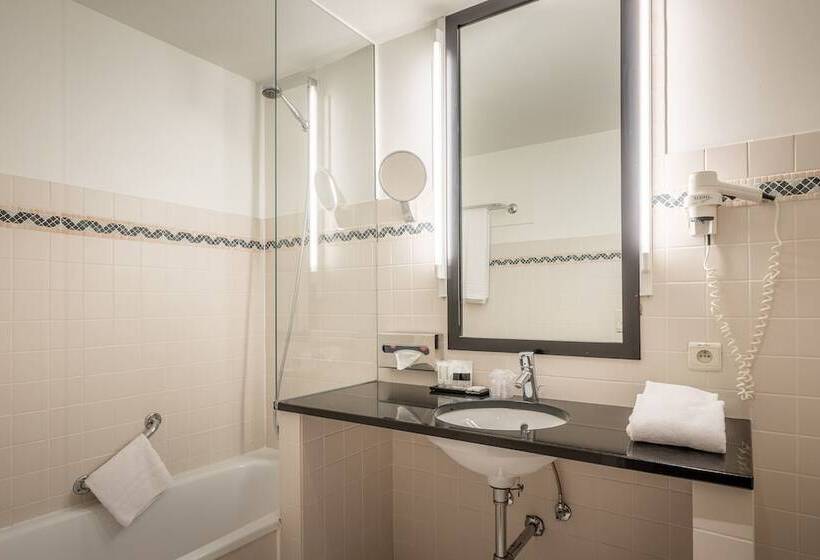 스탠다드 룸, Chamade