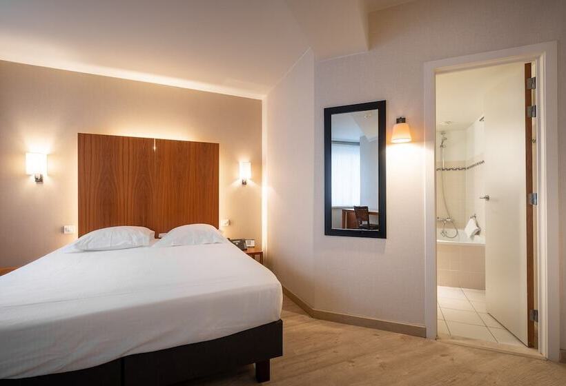 스탠다드 룸, Chamade