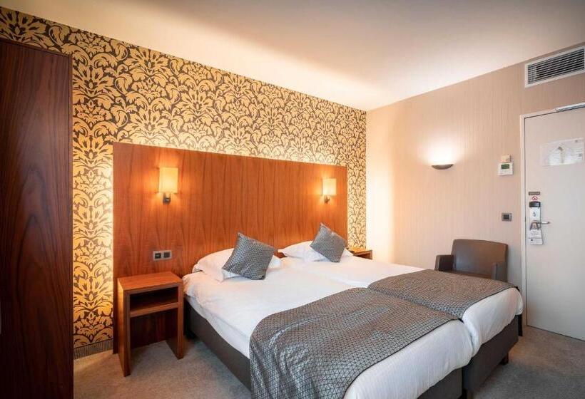 컴포트 룸, Chamade