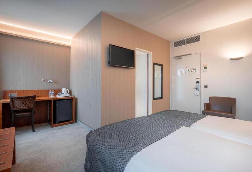 컴포트 룸, Chamade