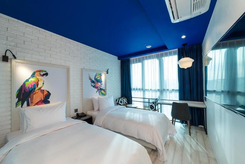 스탠다드 룸, Chamade