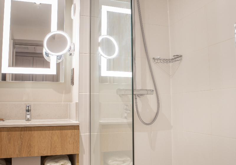 带大床的套房, Doubletree By Hilton Southampton