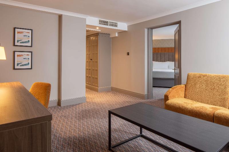 带大床的套房, Doubletree By Hilton Southampton