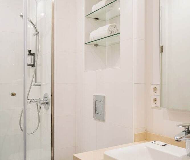 اتاق استاندارد یک نفره, Homaris West Side