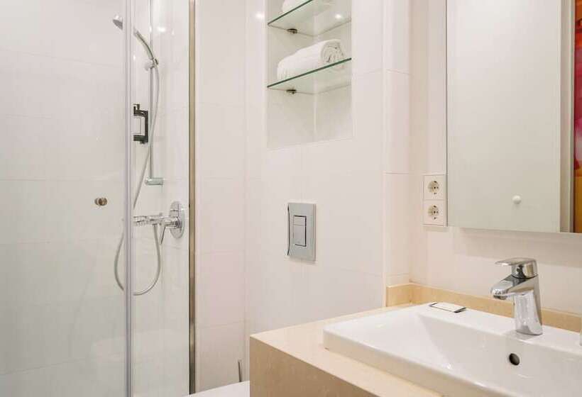 اتاق استاندارد یک نفره, Homaris West Side