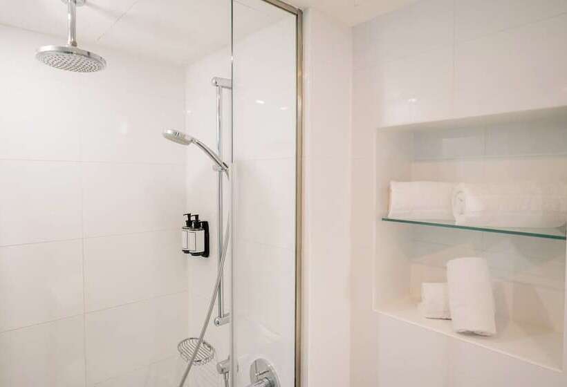 اتاق سوپریور, Homaris West Side